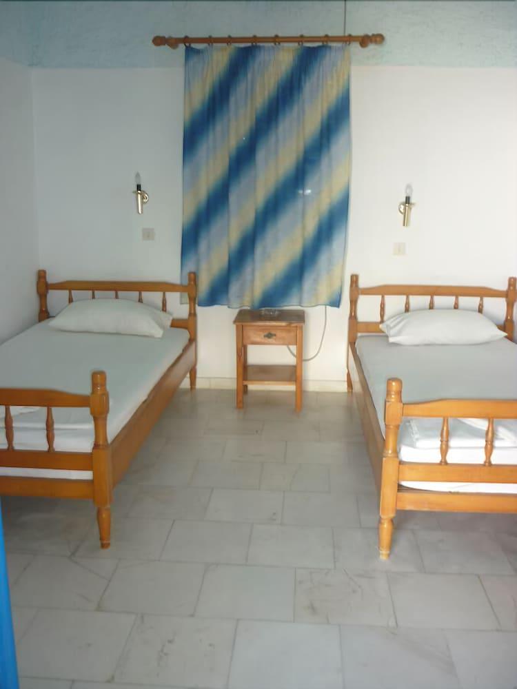 Hotel Agios Antonios Perissa  Zewnętrze zdjęcie