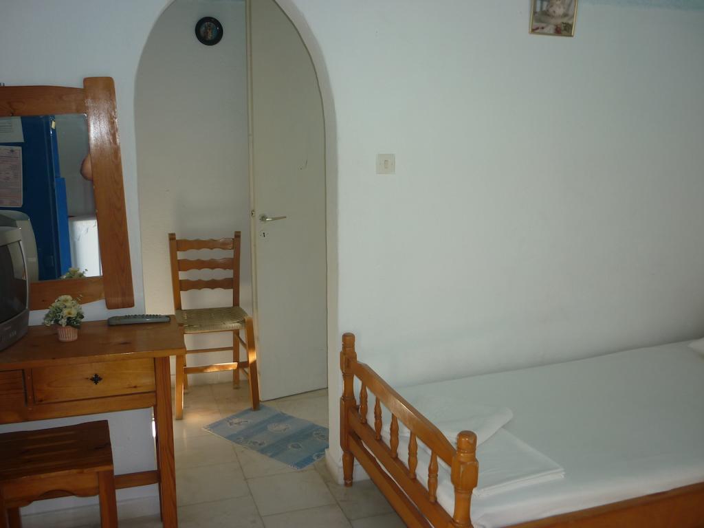 Hotel Agios Antonios Perissa  Pokój zdjęcie